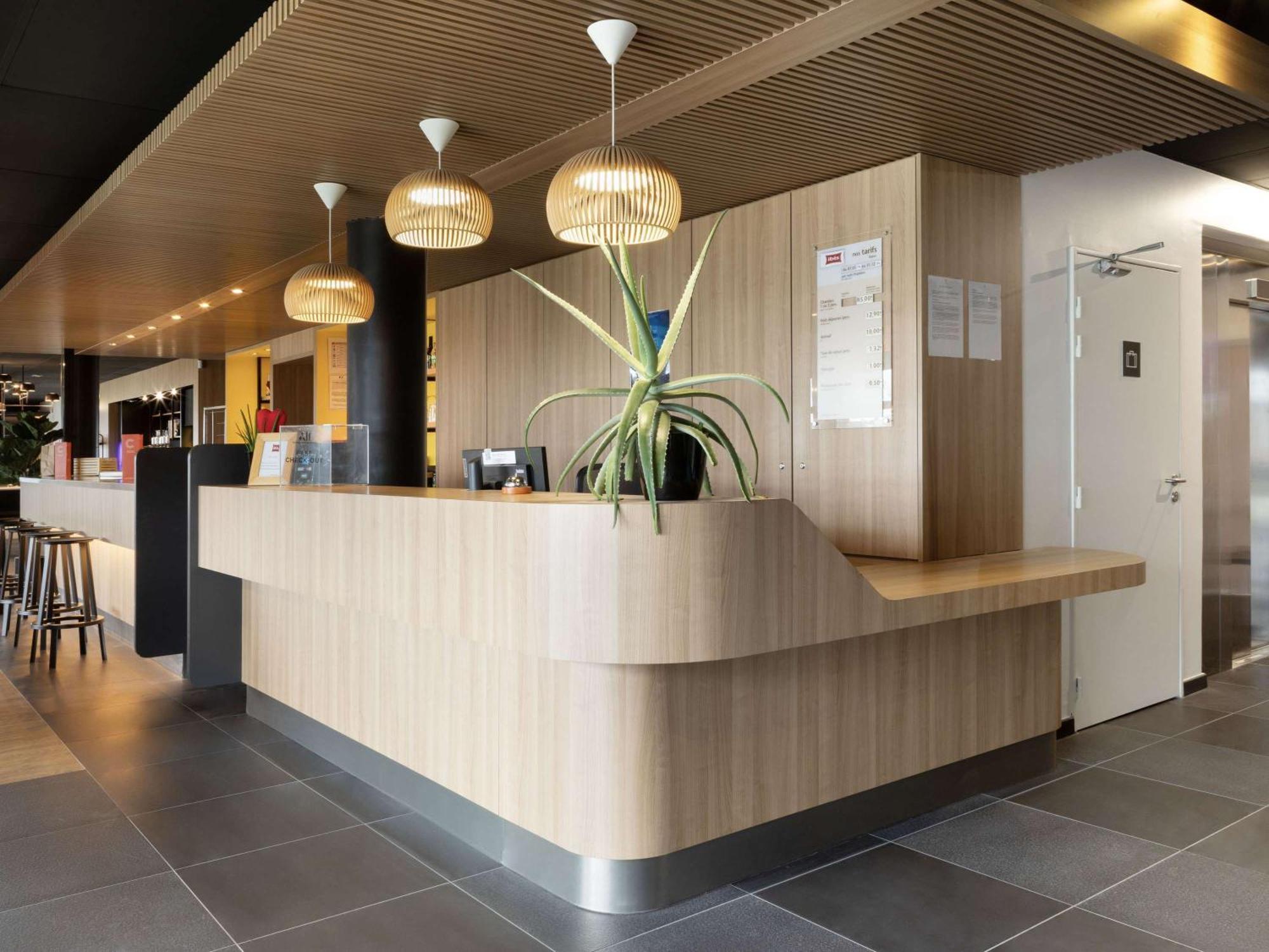 Hotel Ibis Douai Dechy Exterior foto